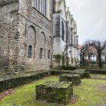 ehemalige Sint Pieterskerk - ist die im Vordergrund nachgebildete Ruine...